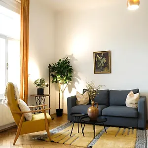  Appartamento Stilvolles Apartment Im Zentrum Mit Parkplatz